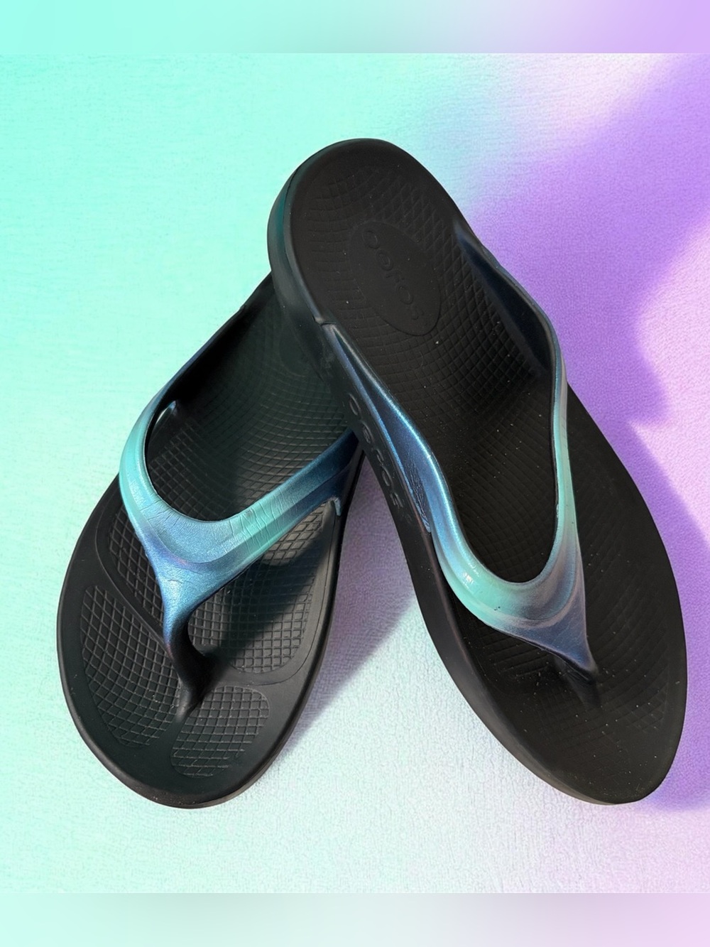 OOFOS Black Blue Recovery Sandals with Textured Footbed